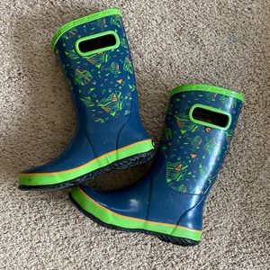 NWOT Bogs Kids Rubber Waterproof Rain Boot - Boys Size 4
